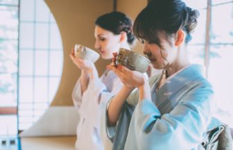 着物の女性